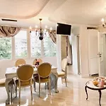 Ellie Soe Apartment Free Parking 5 Min To Metro